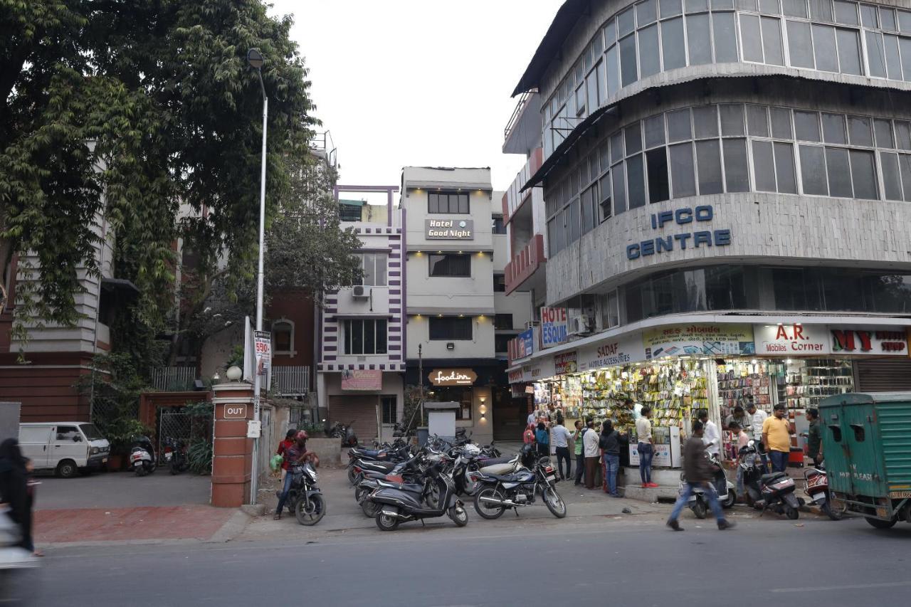 Hotel Good Night Ahmedabad Buitenkant foto